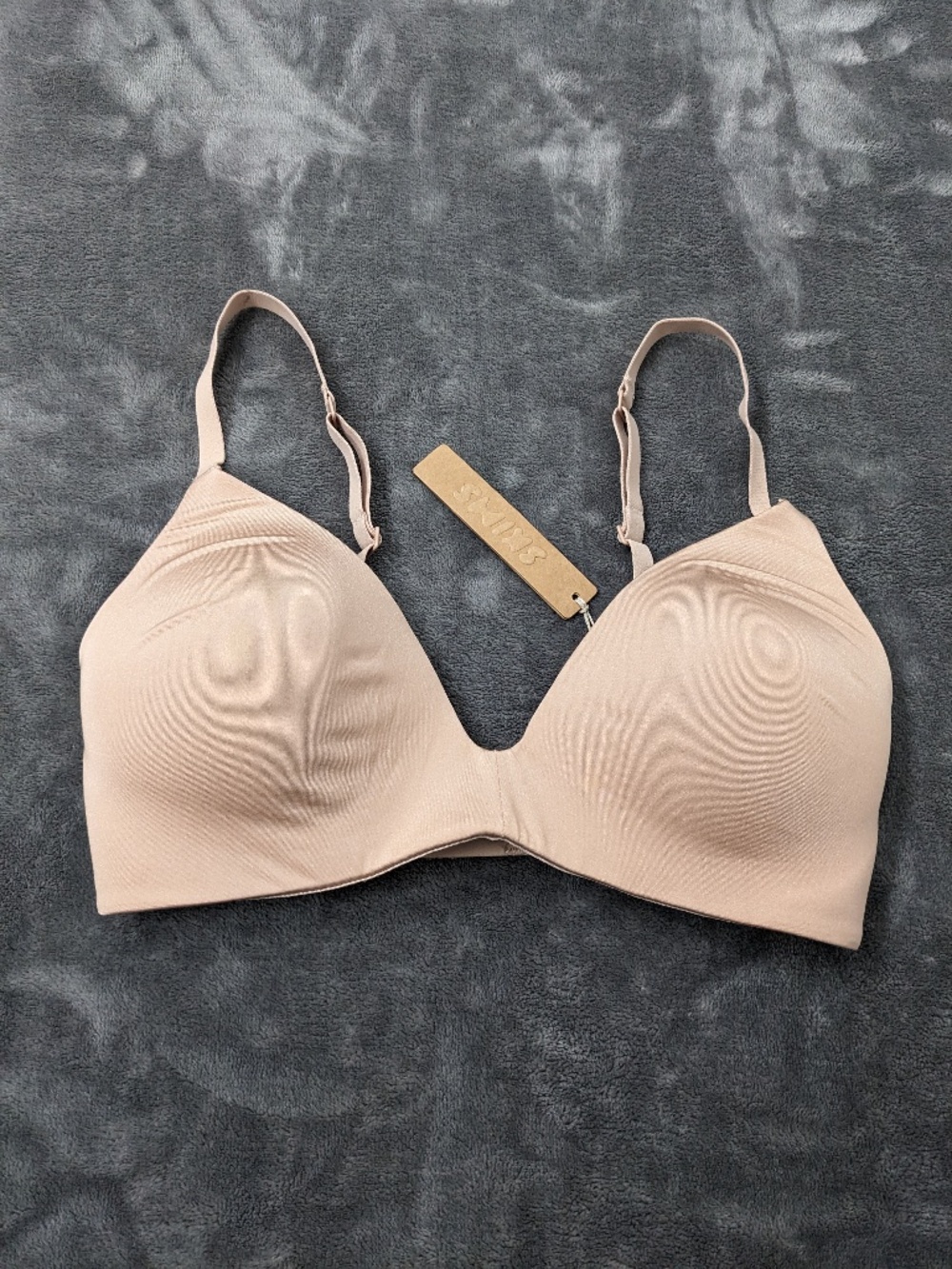 NWT Skims Wireless T-Shirt Demi Bra - Size 32C